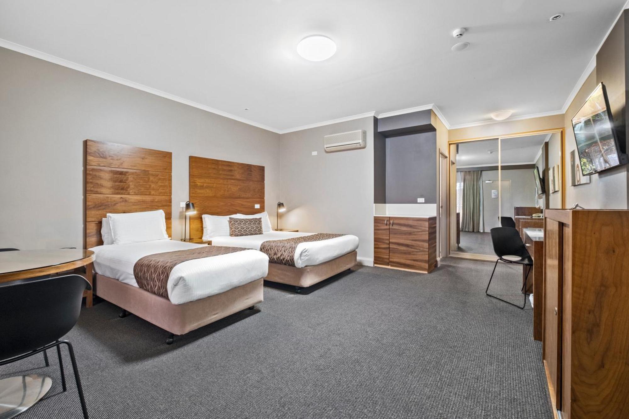 Quality Hotel Dickson Canberra Extérieur photo