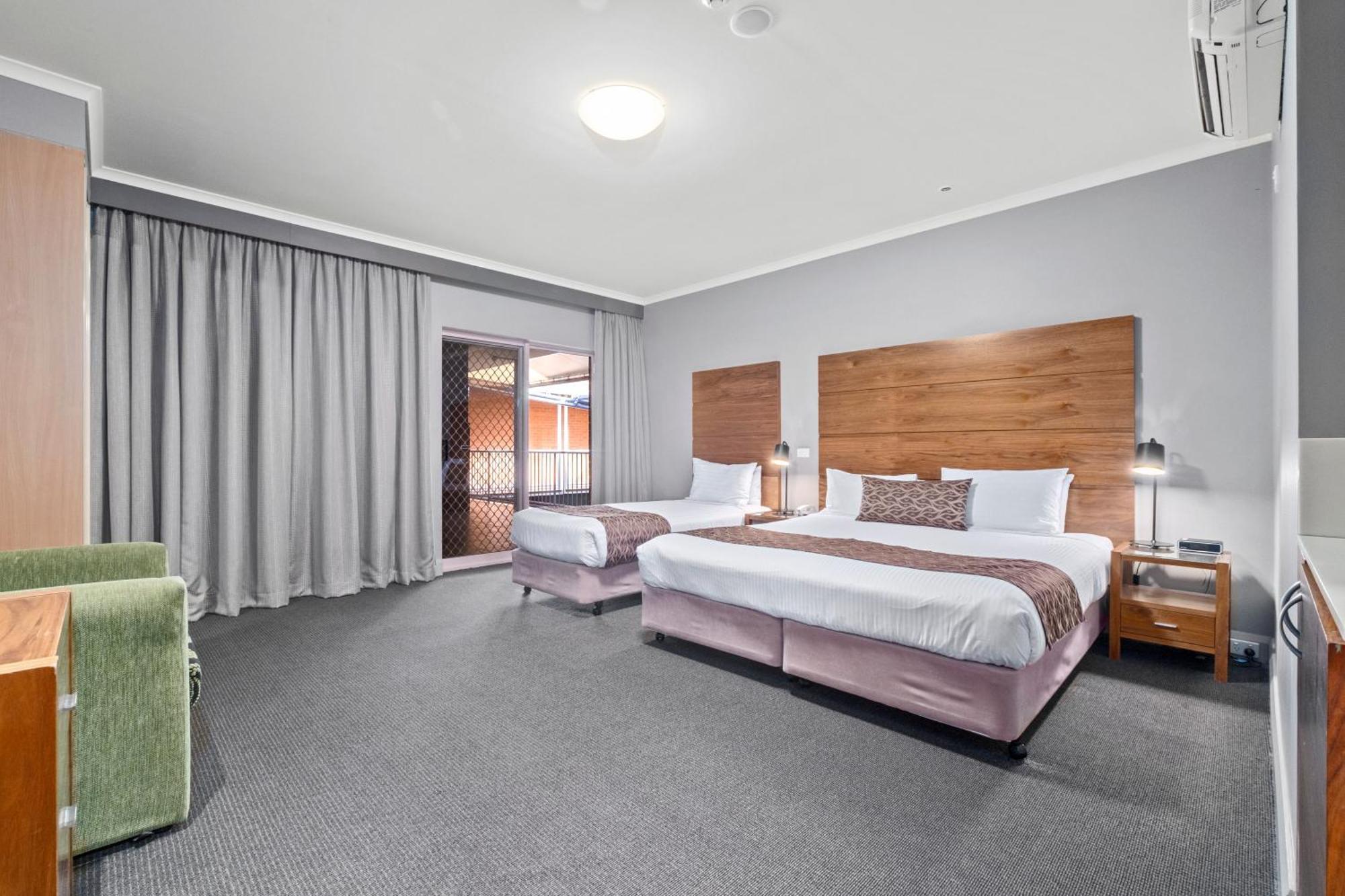 Quality Hotel Dickson Canberra Extérieur photo